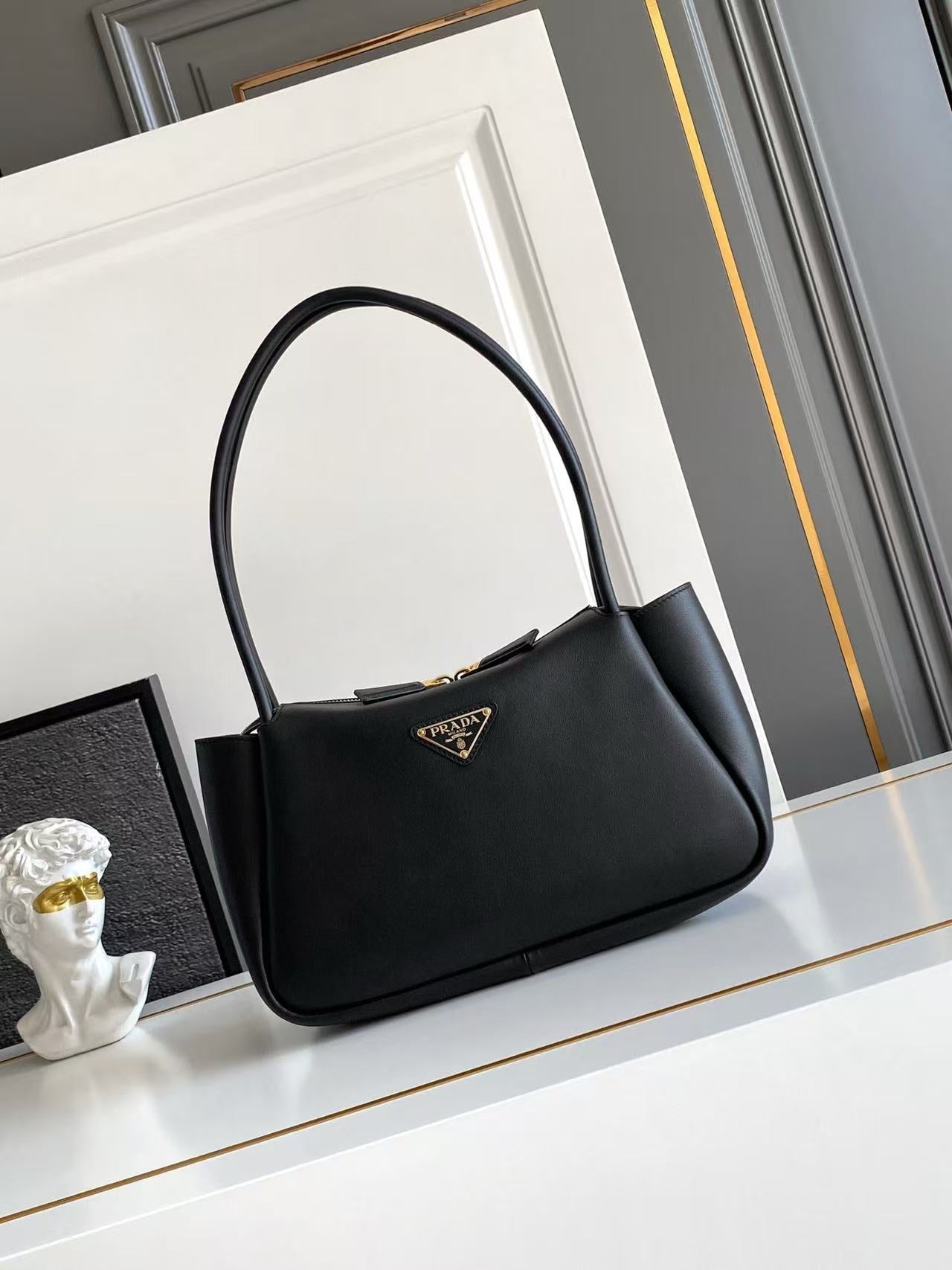 Darling medium leather shoulder bag