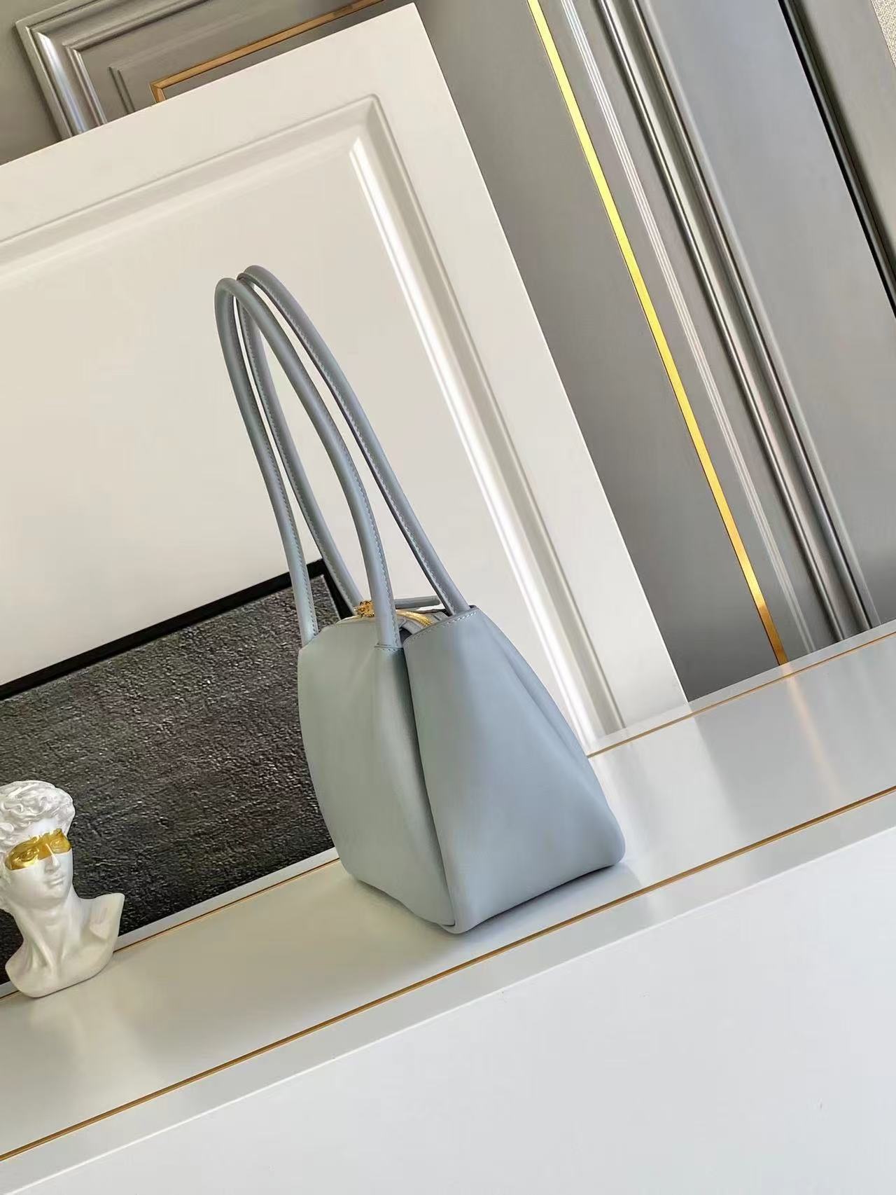Darling medium leather shoulder bag