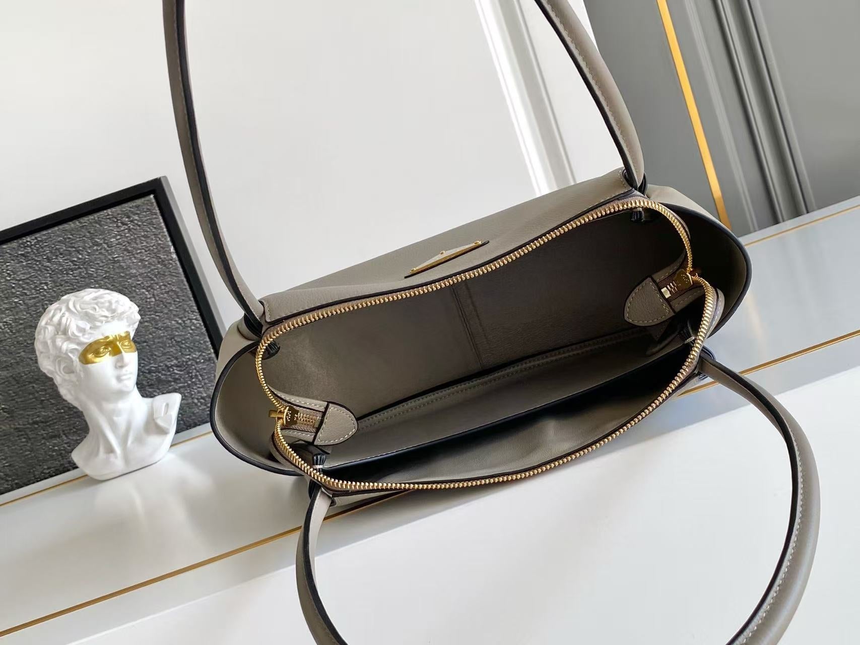 Darling medium leather shoulder bag