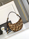 Arqué Leather Shoulder Bag