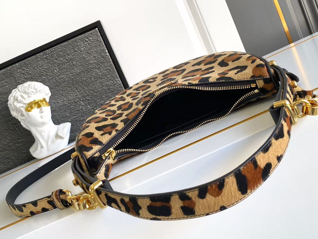 Arqué Leather Shoulder Bag