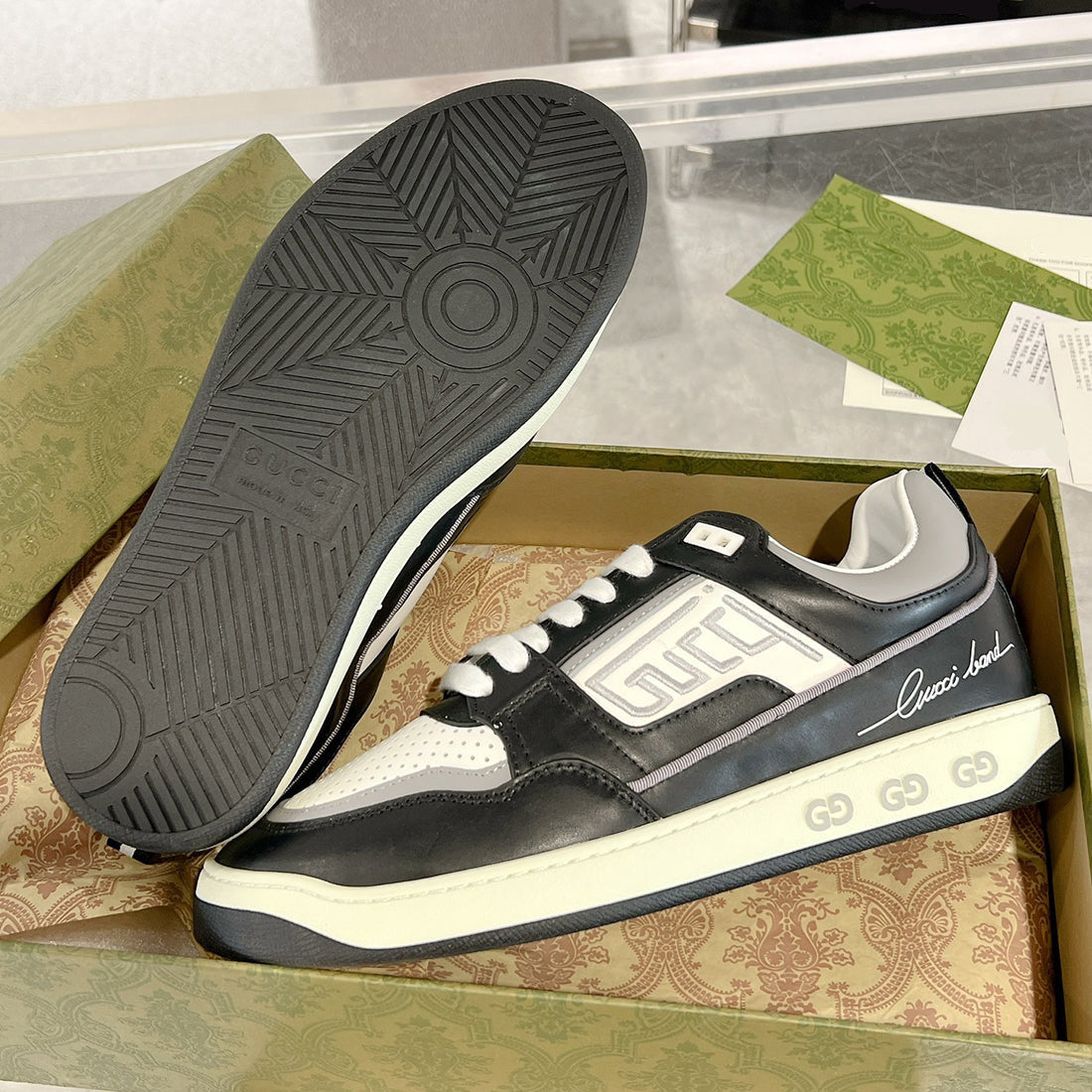 MAC80 Series Men's Embroidered Interlocking Double G Sneakers (Black and White Color-Block) |756811 AAB79 1051