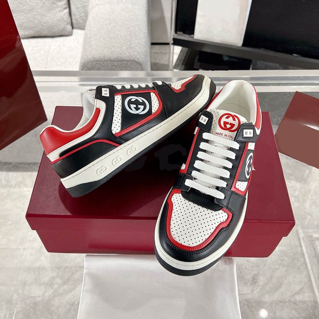Men's MAC80 Series Interlocking G Embroidered Leather Sneakers (Black/Red/White) |762611 AACNW 1051