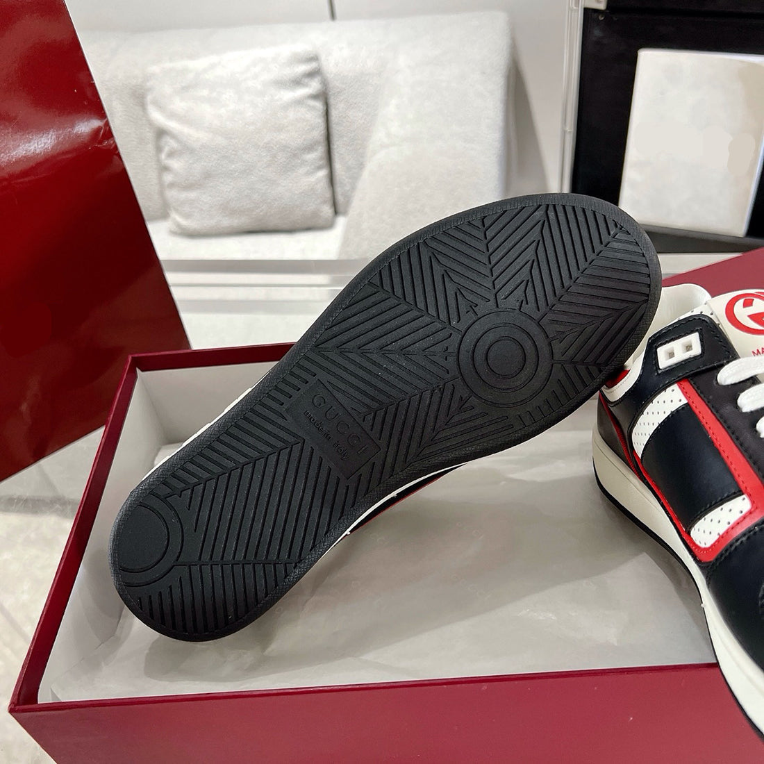 Men's MAC80 Series Interlocking G Embroidered Leather Sneakers (Black/Red/White) |762611 AACNW 1051