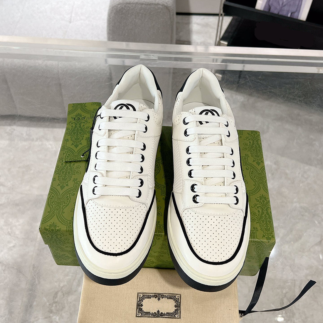 MAC80 Series Black and White Leather Interlocking Double G Men's Sneakers |741656 AAB79 9151