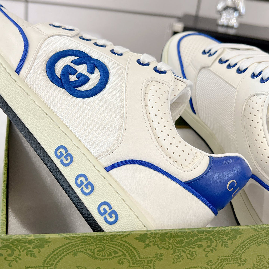 MAC80 Series Men's Low-Top Sneakers (Off-White and Blue Leather) |778301 AAB79 4542