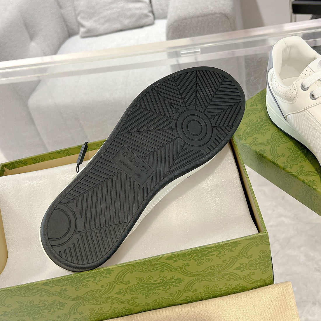MAC80 Series Double G Embroidered Low-Top Women's Sneakers (Off-White and Gray Leather Panel)| 757604 AAB79 9154