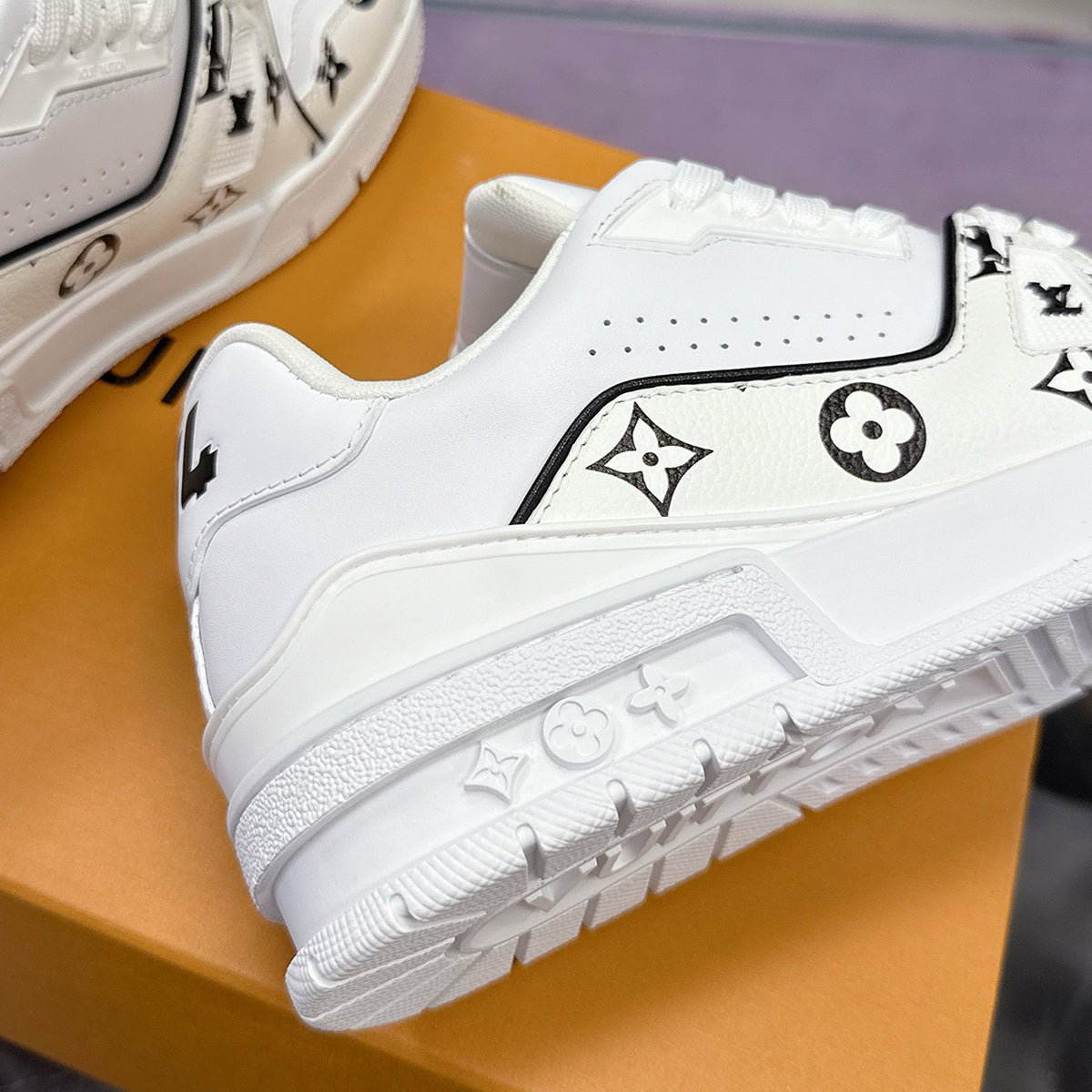 Men's Trainer Sneakers in White Calf Leather with Black Mini Monogram Pattern |1AHTOP
