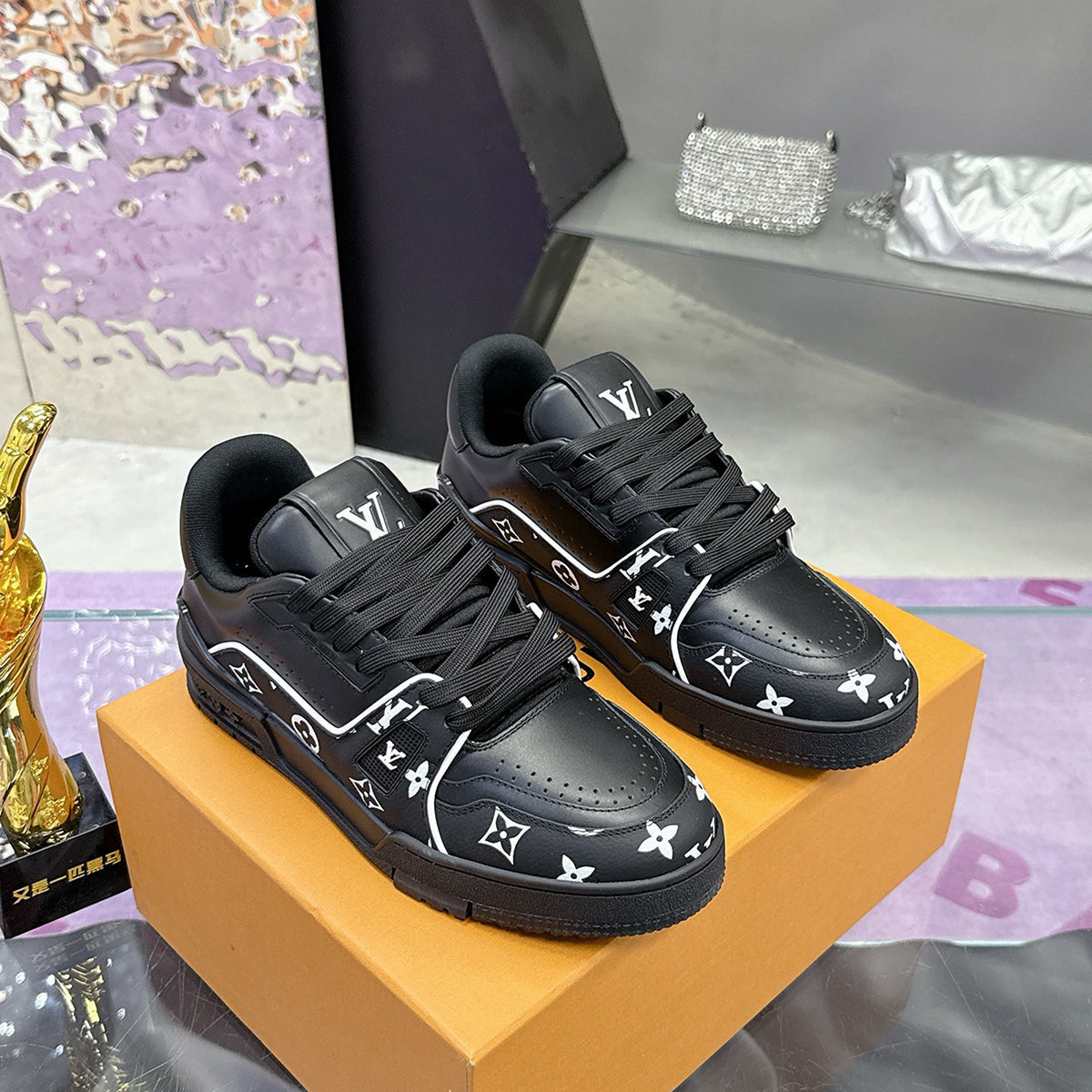 Men's Trainer Sneakers Black & White Monogram Print Colorblock Edition |1AHTO3