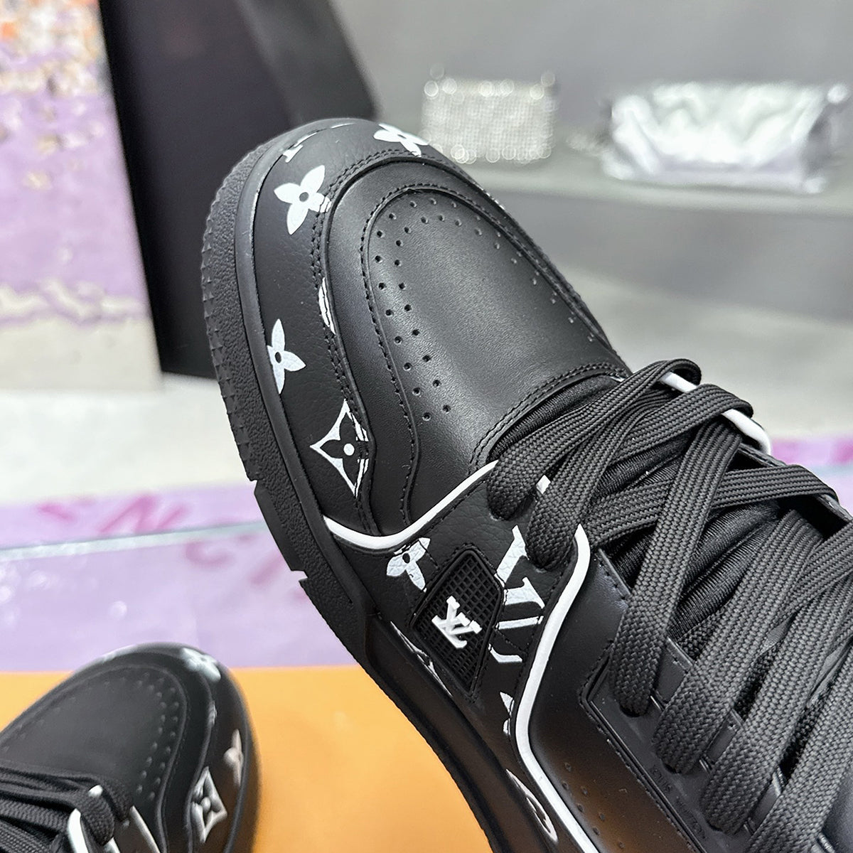 Men's Trainer Sneakers Black & White Monogram Print Colorblock Edition |1AHTO3
