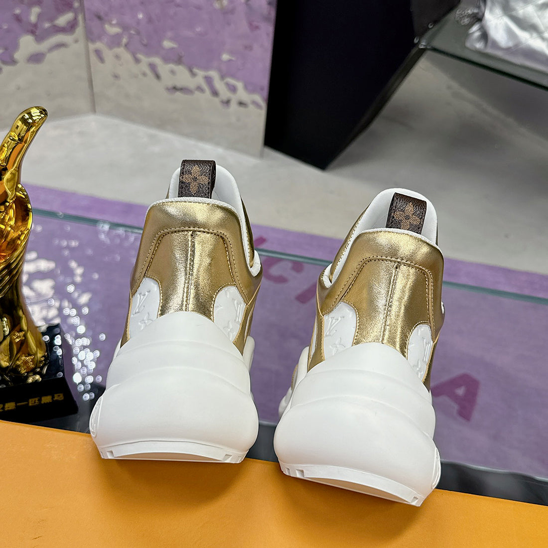 Women's Archlight Sneakers in White Technical Fabric and Gold Patent Leather| 1A52J2