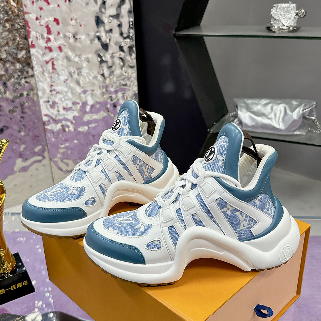 Women's Archlight Sneakers in Blue and White Denim Canvas |1AB30Q