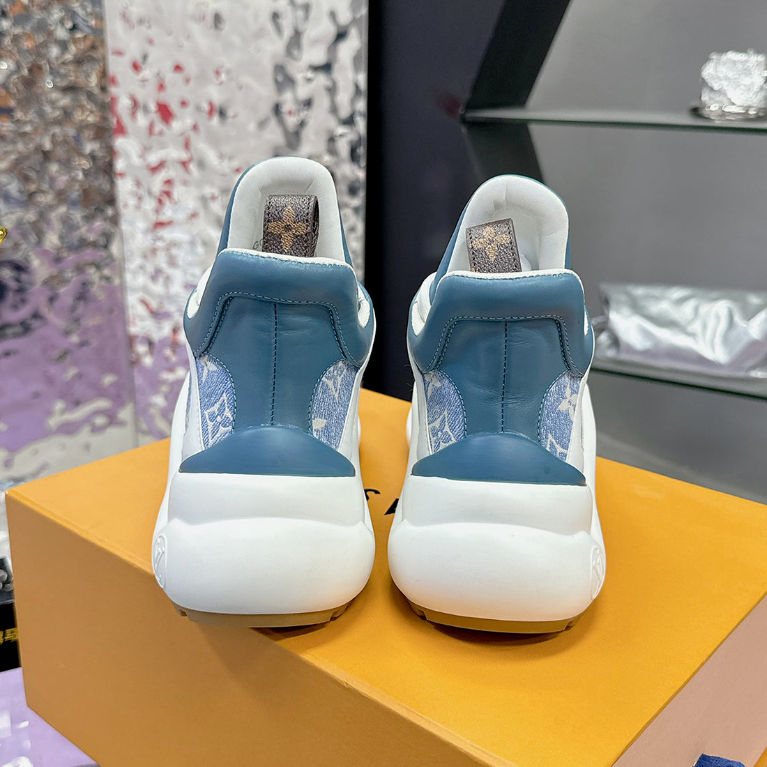 Women's Archlight Sneakers in Blue and White Denim Canvas |1AB30Q