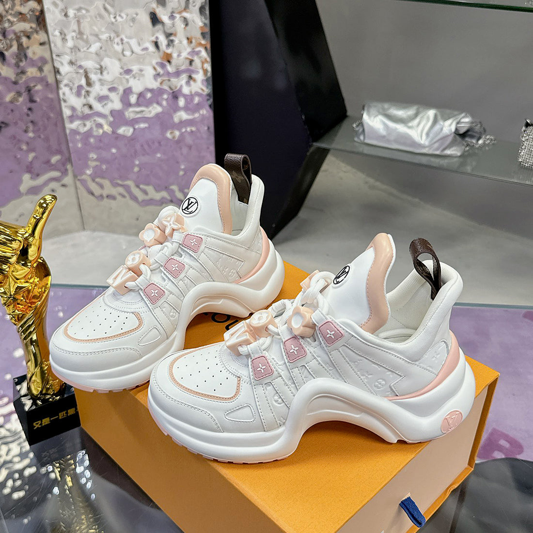 Women's Archlight Sneakers in White and Pink Calfskin |1ABP72