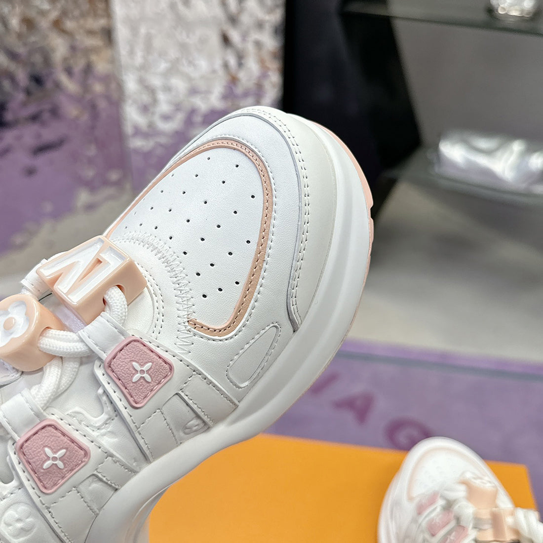 Women's Archlight Sneakers in White and Pink Calfskin |1ABP72