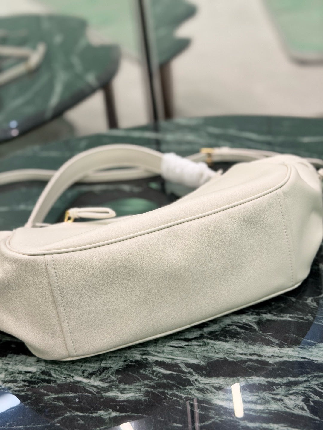 2026 Off-White Soft Leather Shoulder Bag 1BC296_2ZQX_F0009_V_OOO
