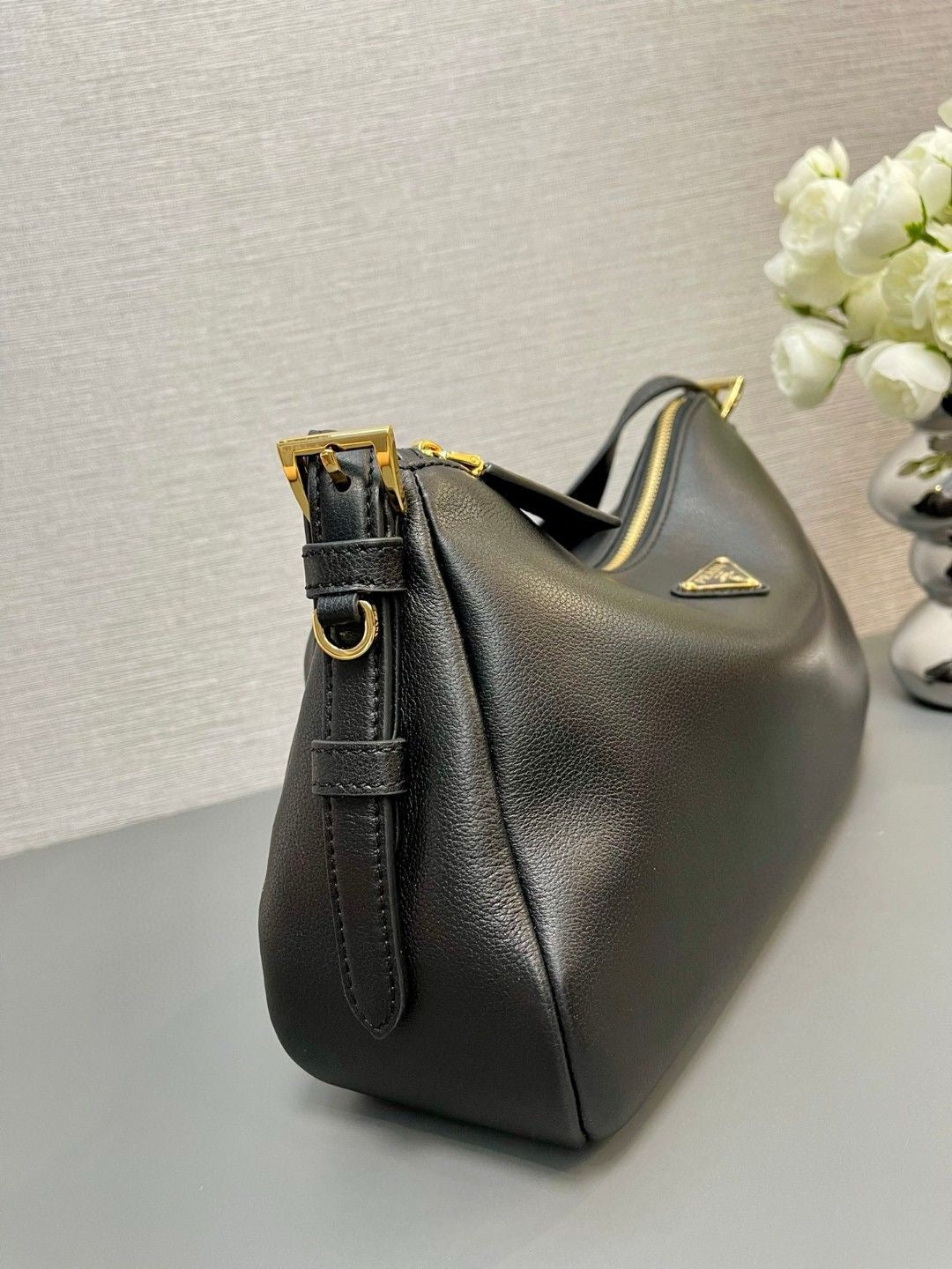 2026 Black Medium Leather Shoulder Bag 1BC229_2CYS_F0002_V_LVM