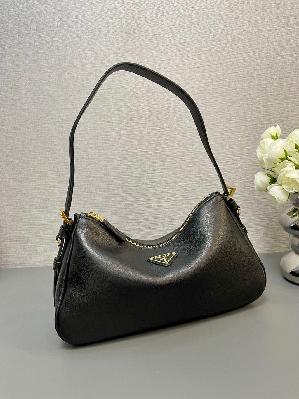 2026 Black Medium Leather Shoulder Bag 1BC229_2CYS_F0002_V_LVM