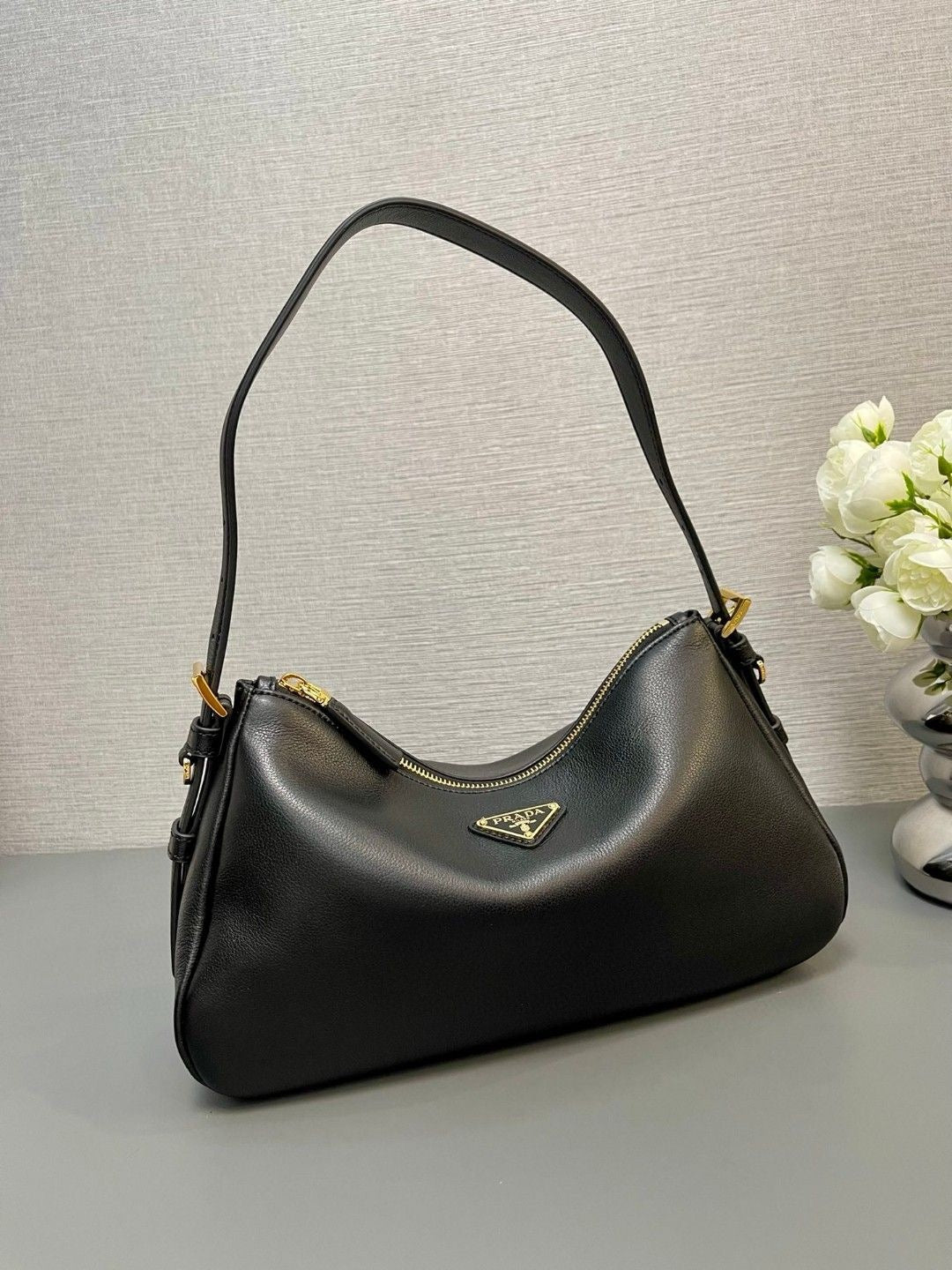 2026 Black Medium Leather Shoulder Bag 1BC229_2CYS_F0002_V_LVM
