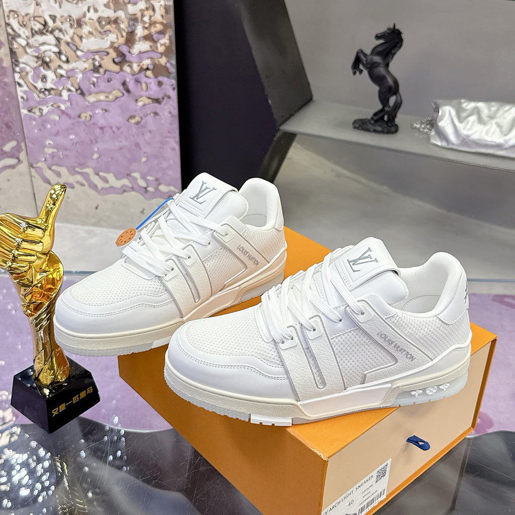 Couple's TRAINER Sneakers in White Grained Calfskin (Men's)| 1A8WAS