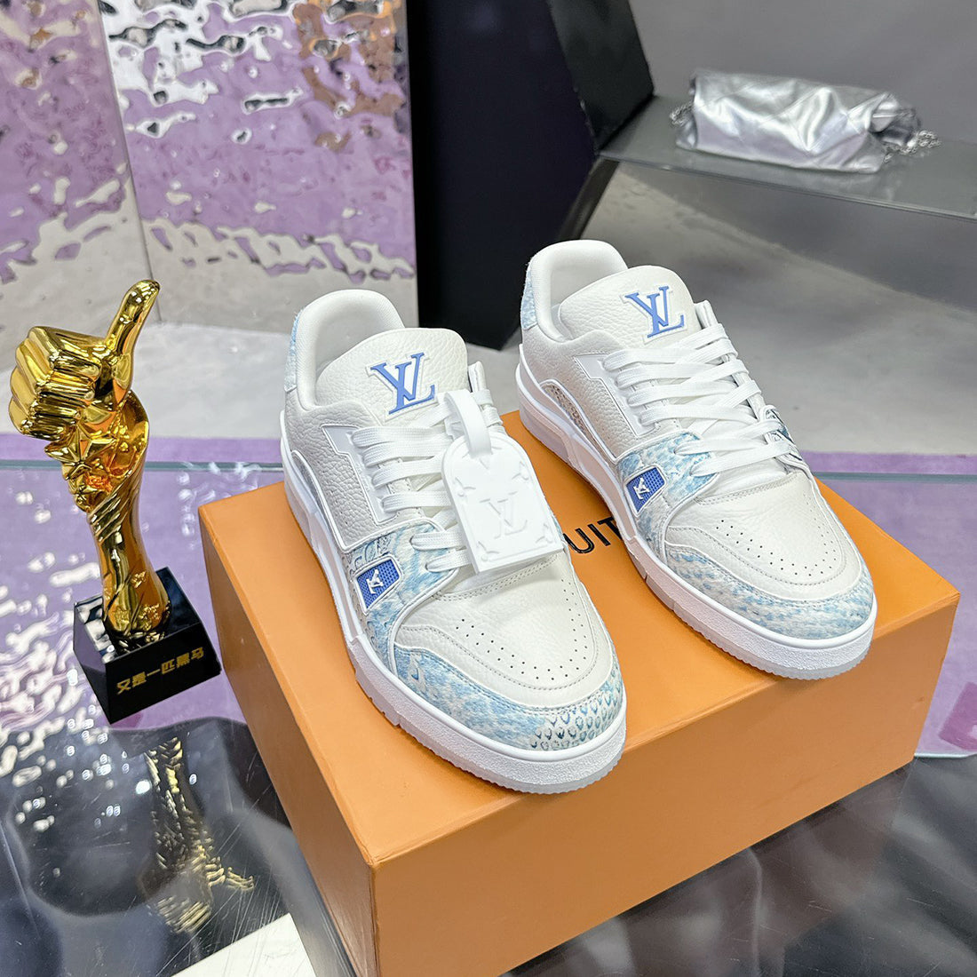 Men's Trainer Sneakers in White and Blue Grained Calfskin with Patchwork Design |1A8AI1