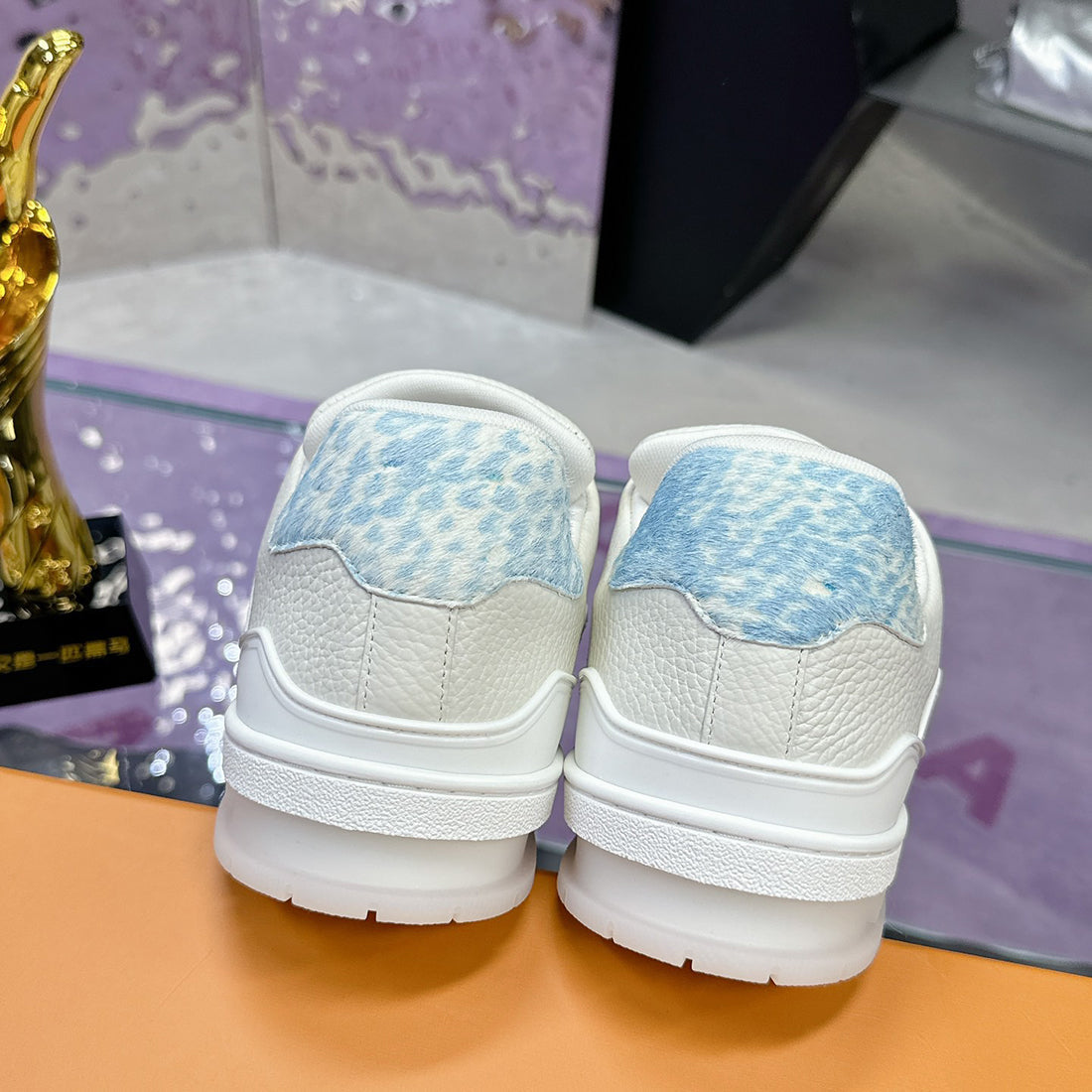 Men's Trainer Sneakers in White and Blue Grained Calfskin with Patchwork Design |1A8AI1