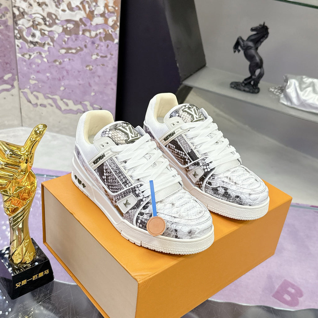 Women's Trainer Series Python-Print Sneakers |1ADF5C