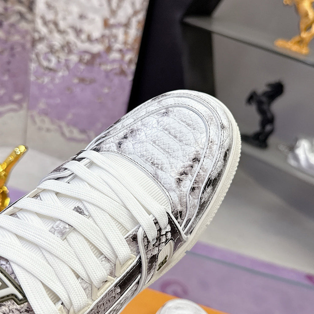 Women's Trainer Series Python-Print Sneakers |1ADF5C