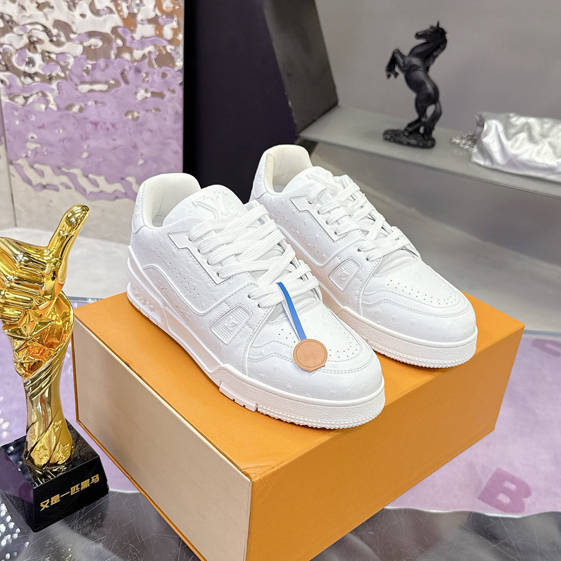 Women's Trainer Sneakers in White Grained Calfskin |1A8WAX
