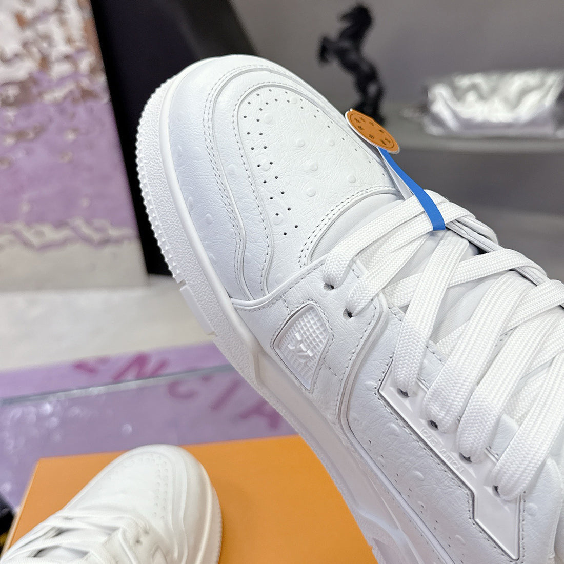 Women's Trainer Sneakers in White Grained Calfskin |1A8WAX